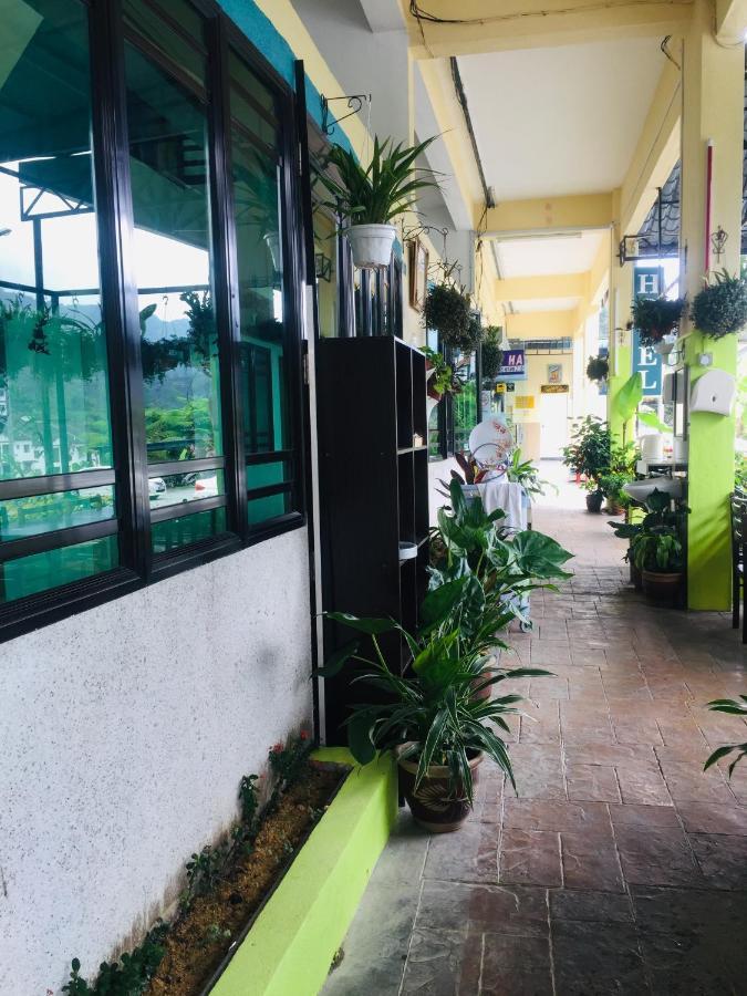 Oyo 90760 Lily Haven Hotel Тана Рата Екстериор снимка
