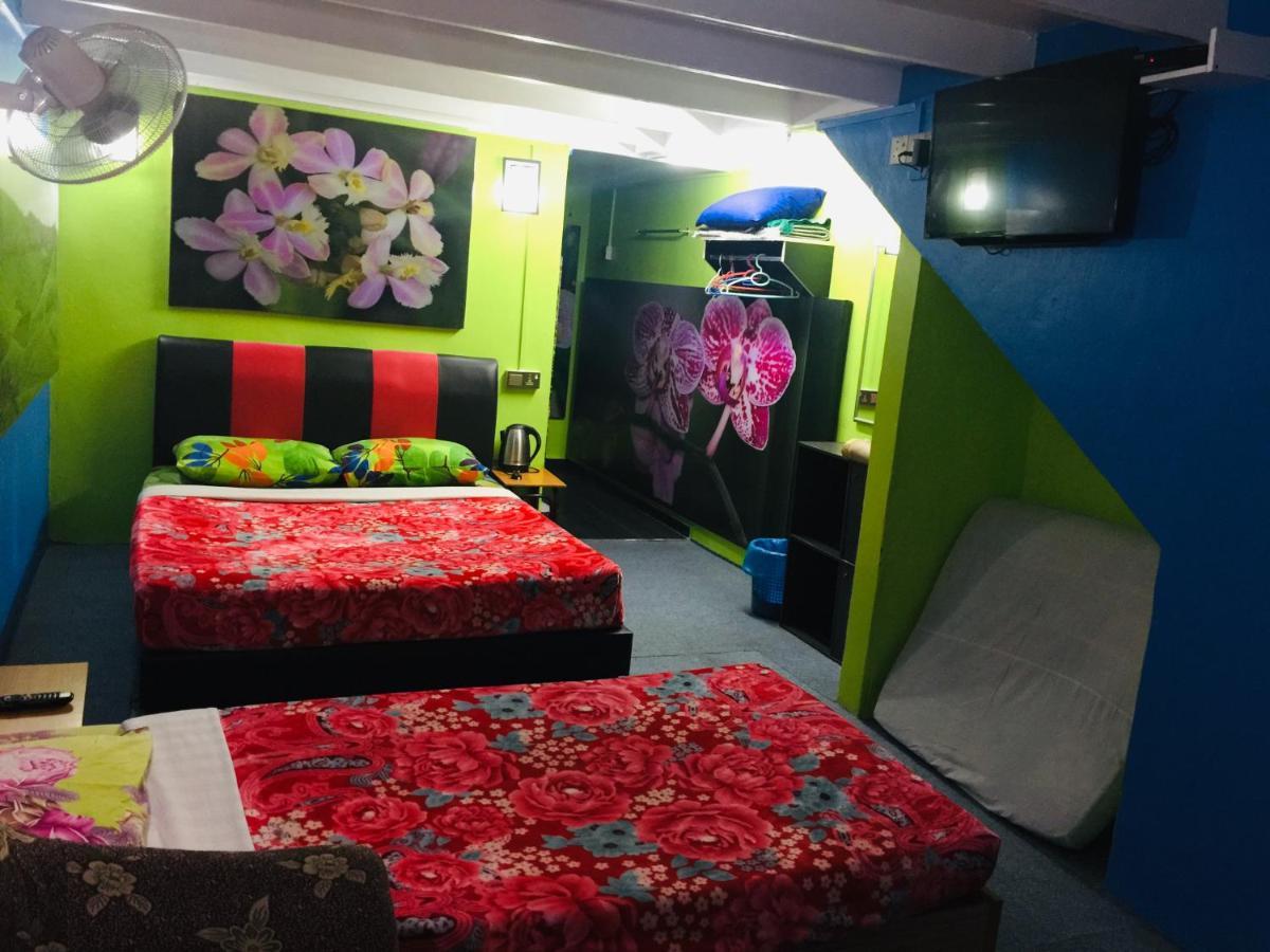 Oyo 90760 Lily Haven Hotel Тана Рата Екстериор снимка