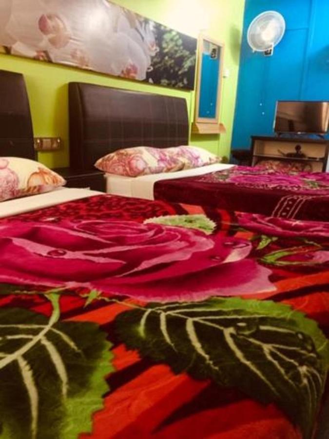 Oyo 90760 Lily Haven Hotel Тана Рата Екстериор снимка