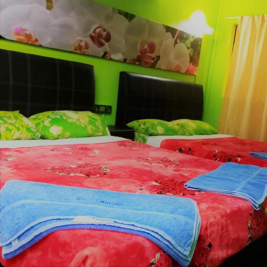 Oyo 90760 Lily Haven Hotel Тана Рата Екстериор снимка