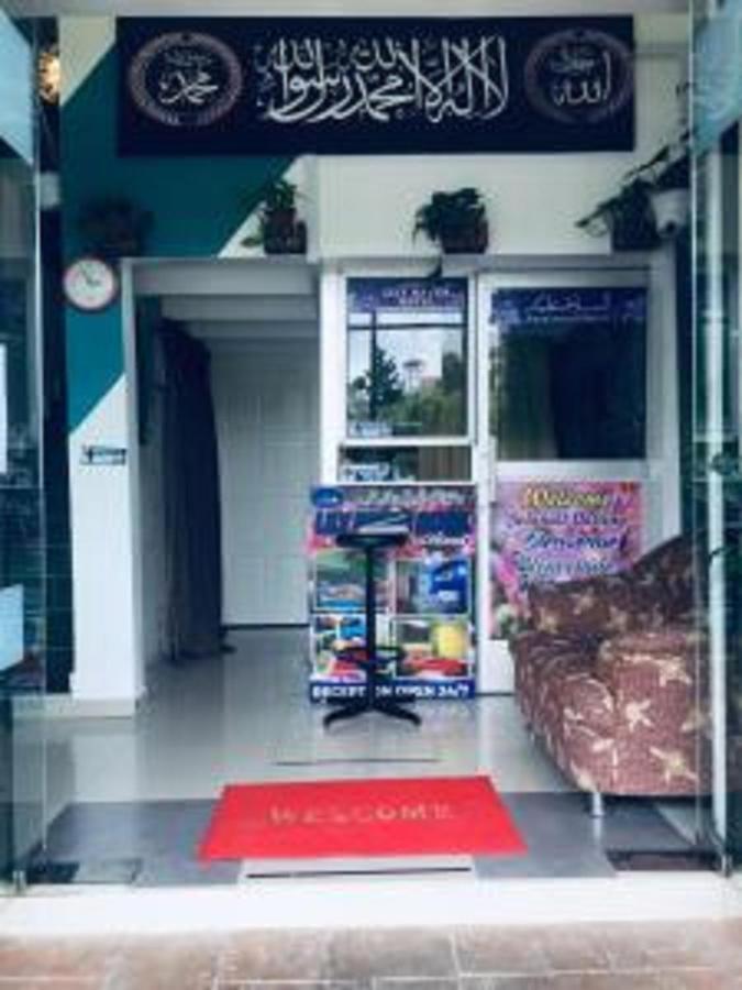 Oyo 90760 Lily Haven Hotel Тана Рата Екстериор снимка