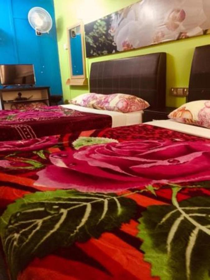 Oyo 90760 Lily Haven Hotel Тана Рата Екстериор снимка
