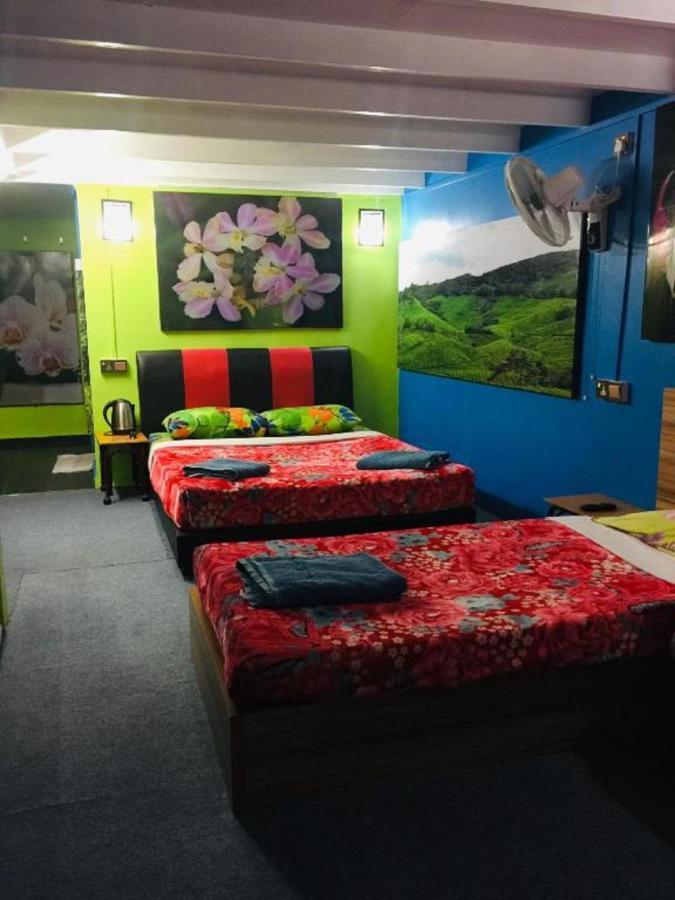 Oyo 90760 Lily Haven Hotel Тана Рата Екстериор снимка