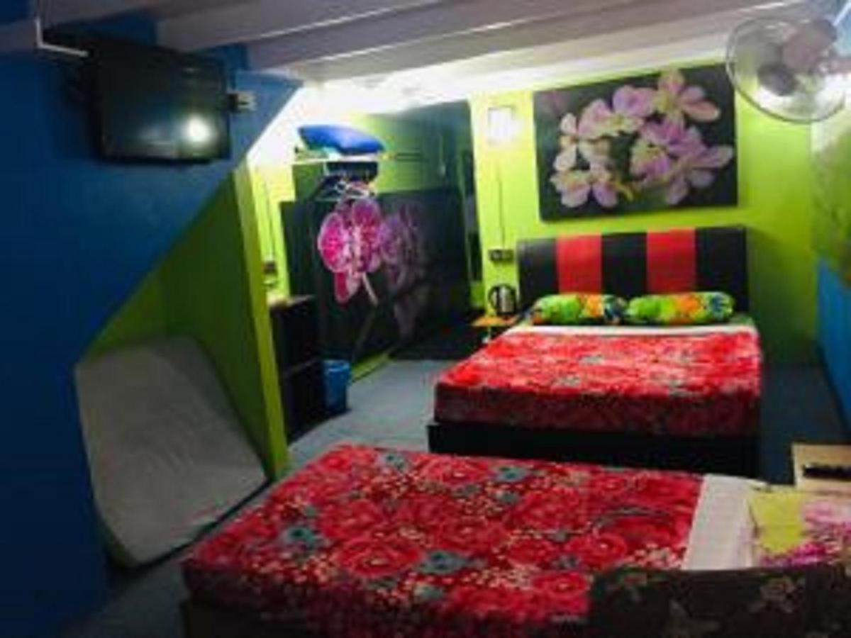 Oyo 90760 Lily Haven Hotel Тана Рата Екстериор снимка